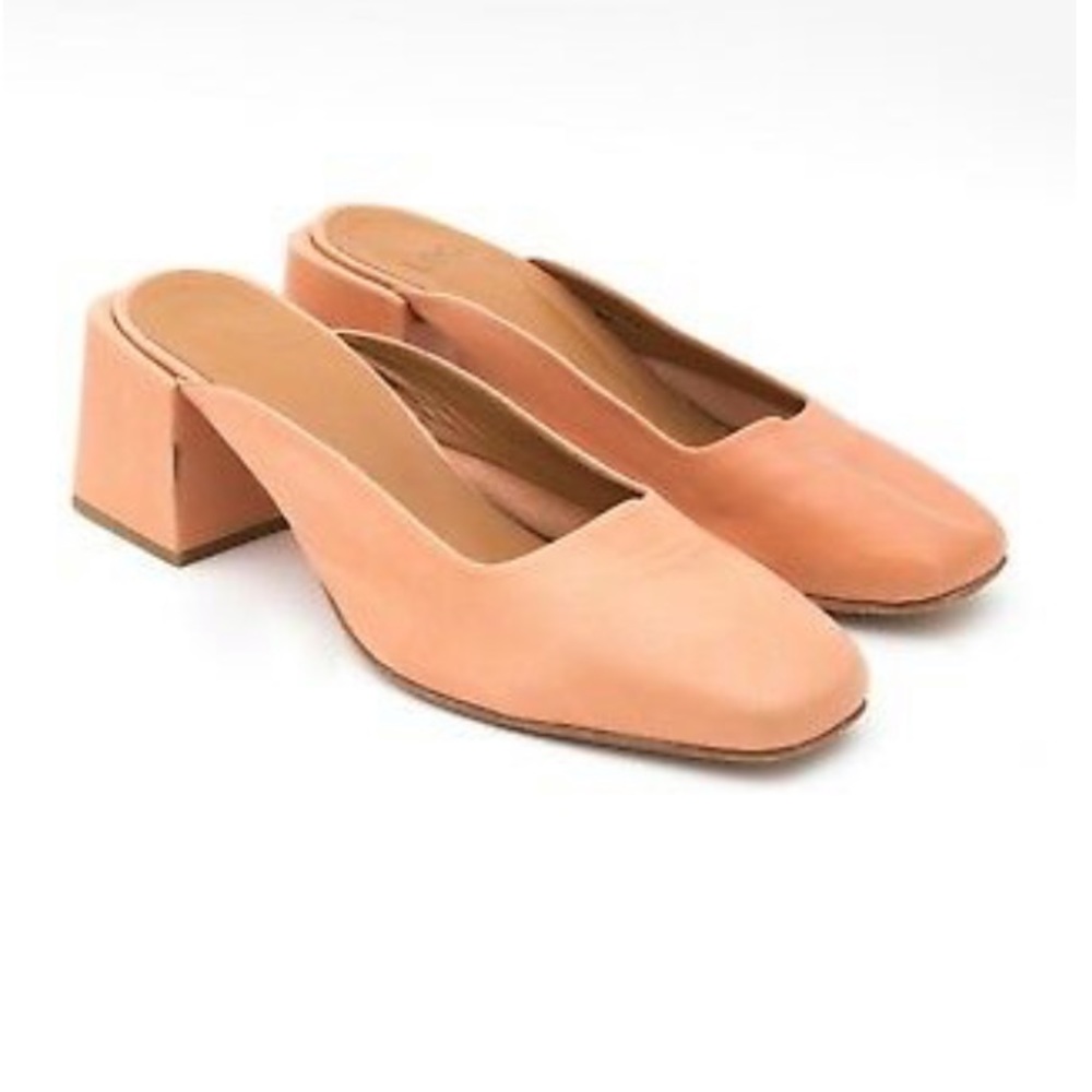 LOQ Vale Mules in Blush Pink